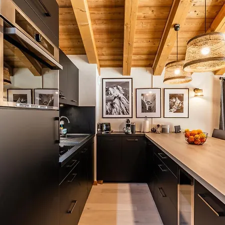 Sapelli Argentiere - By Emerald * Chamonix